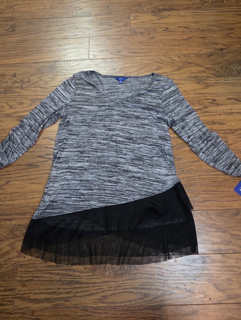 Apt 9 Woman's Gray 3/4 Sleeve Shirt  Top Black trim on bottom Size Small NWT